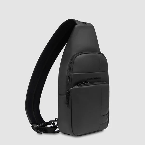 Piquadro Zaino monospalla uomo Nero in tessuto gommato impermeabile CA6540W129W