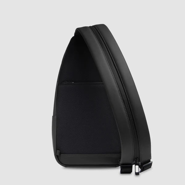 Piquadro Zaino monospalla uomo Nero in tessuto gommato impermeabile CA6540W129W
