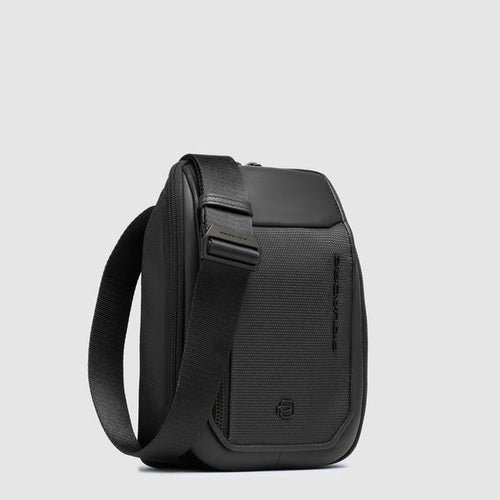 Borsello porta iPad®mini in tessuto riciclato e pelle Nero con RFID CA6933S143